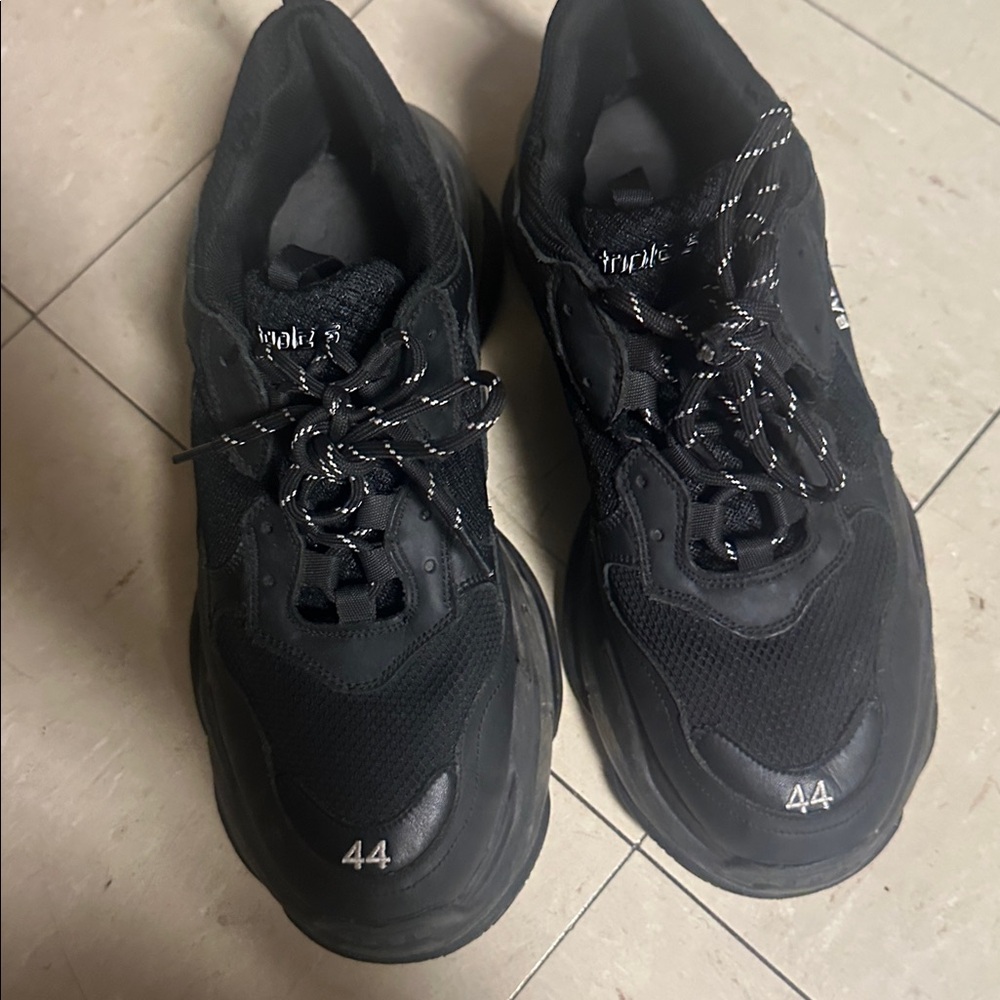 Balenciaga Triple S Black Chunky Sneakers - Picture 2 of 6